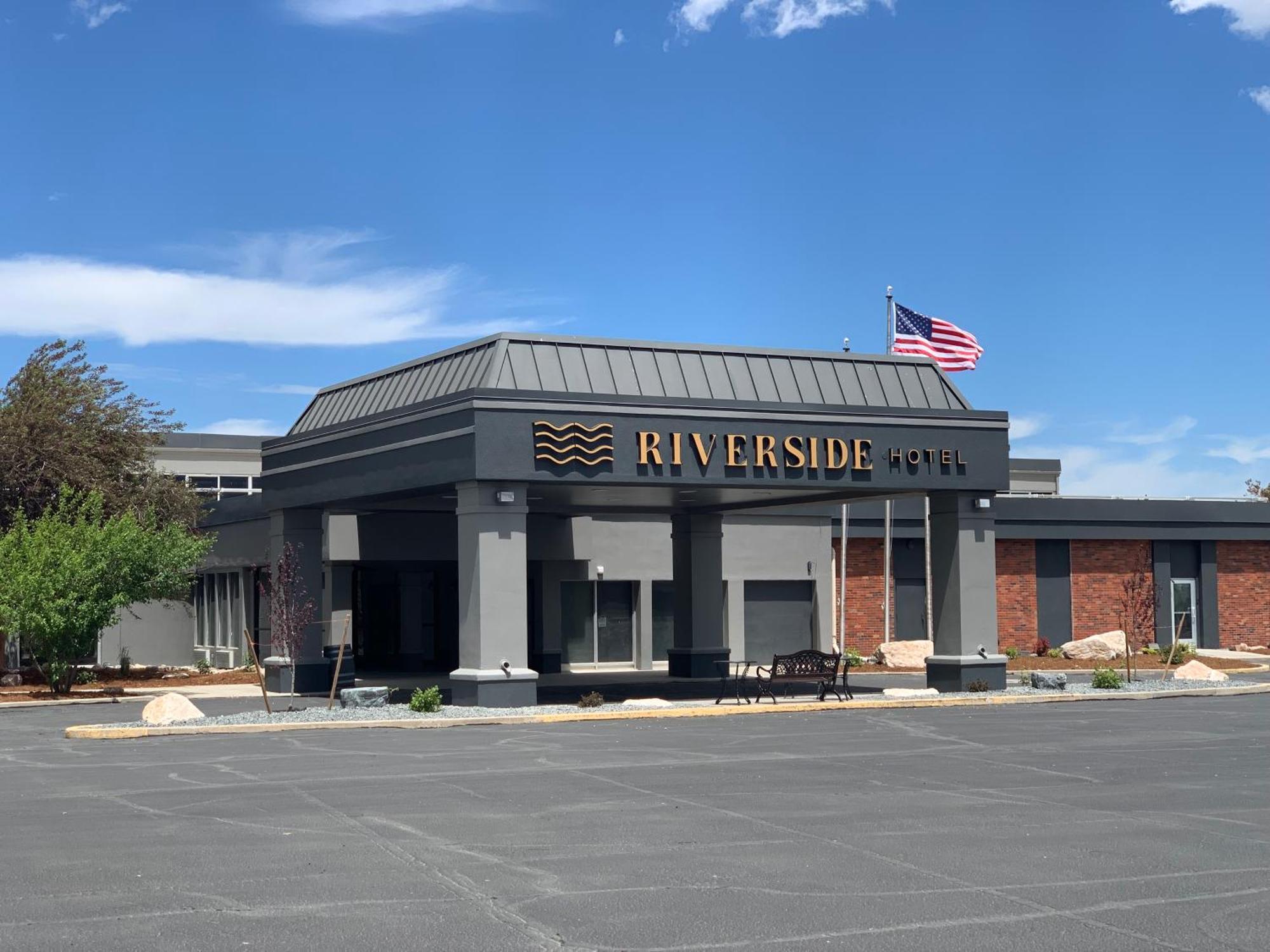 Riverside Hotel Casper Bagian luar foto