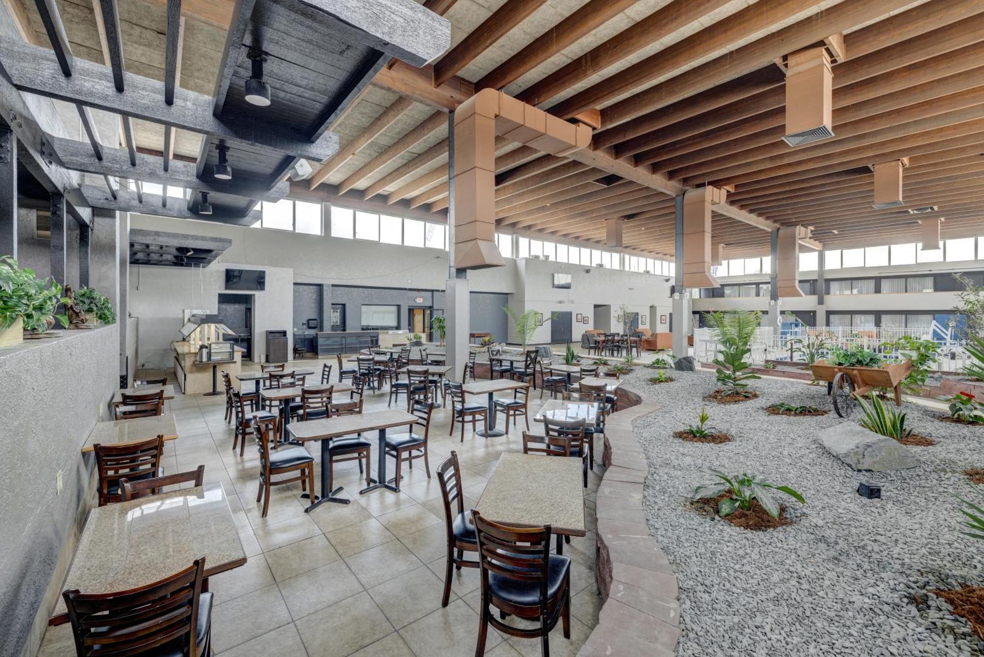 Riverside Hotel Casper Bagian luar foto