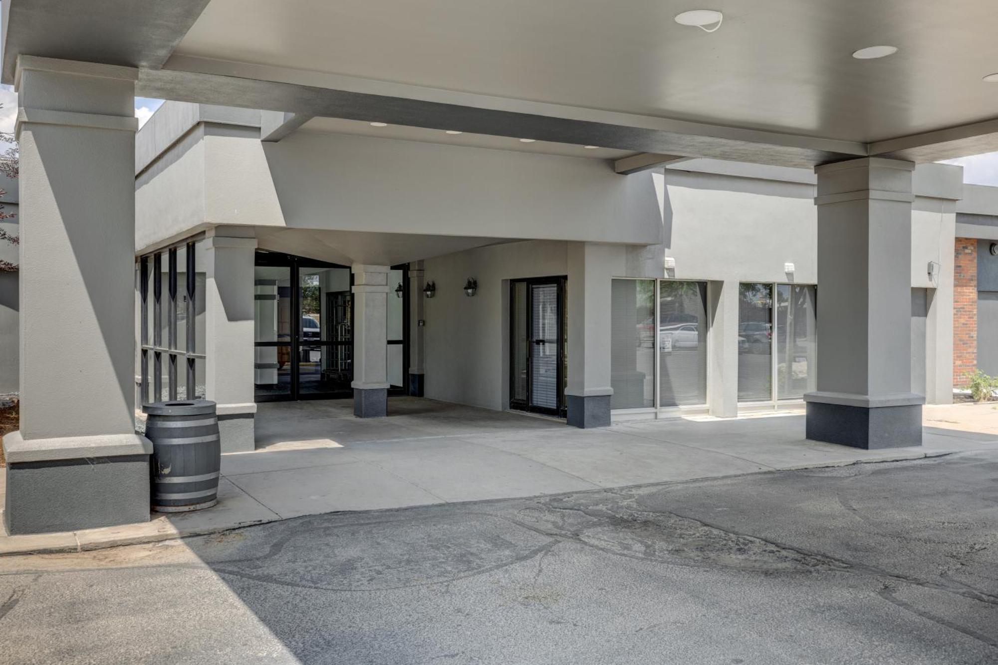 Riverside Hotel Casper Bagian luar foto