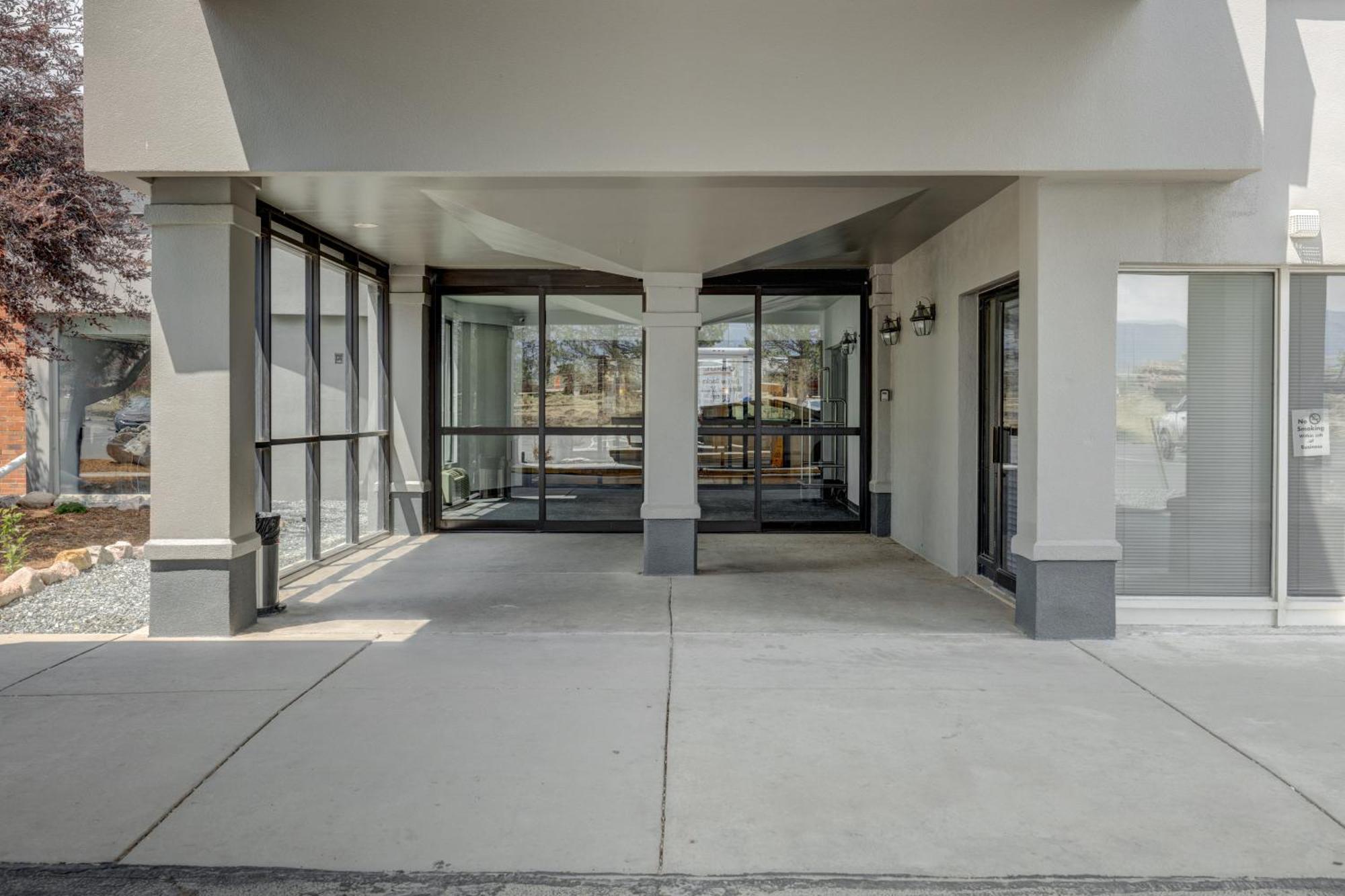 Riverside Hotel Casper Bagian luar foto